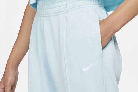 Wyszywany Swoosh