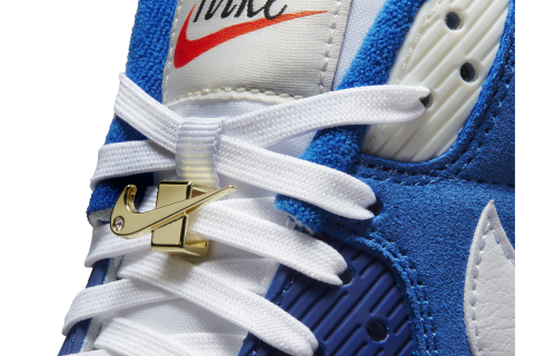 Złoty Swoosh