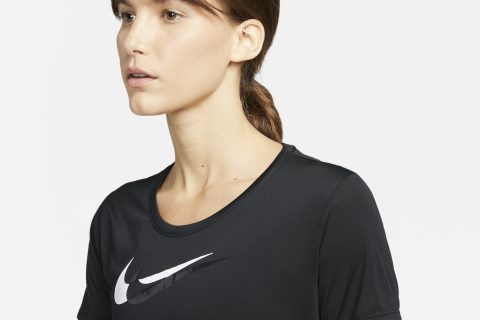 Biegaj z logo Swoosh